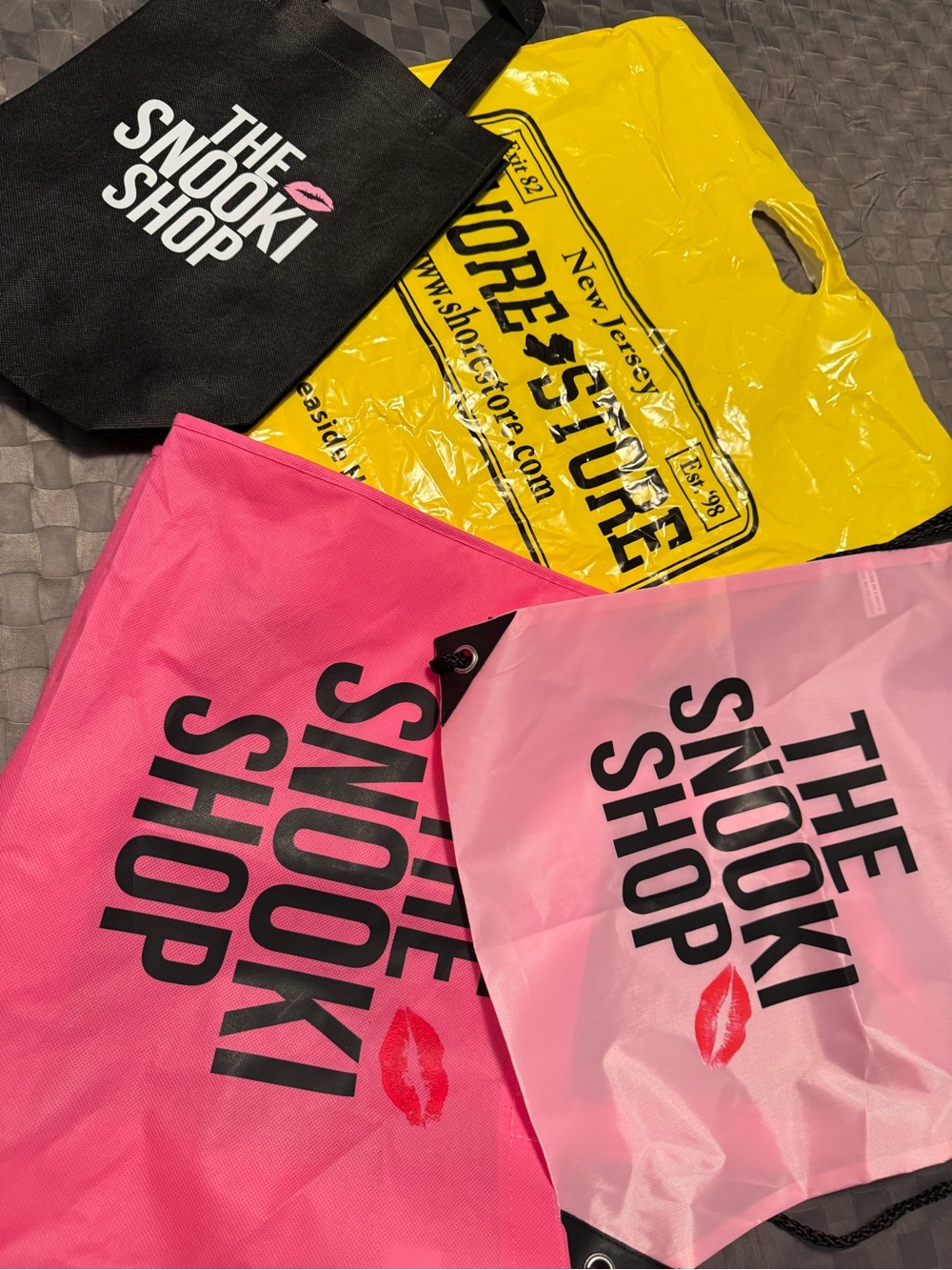 The Snooki Shop & Shore Store Souvenir Bags - Picture 3 of 7